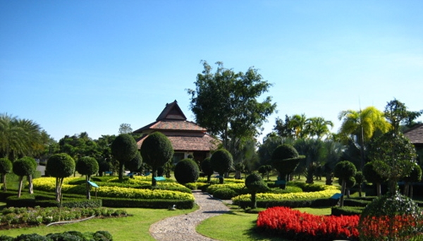ECOCAR_Car_Rental_Chiang_Mai_Taweechol_Botanical_Garden